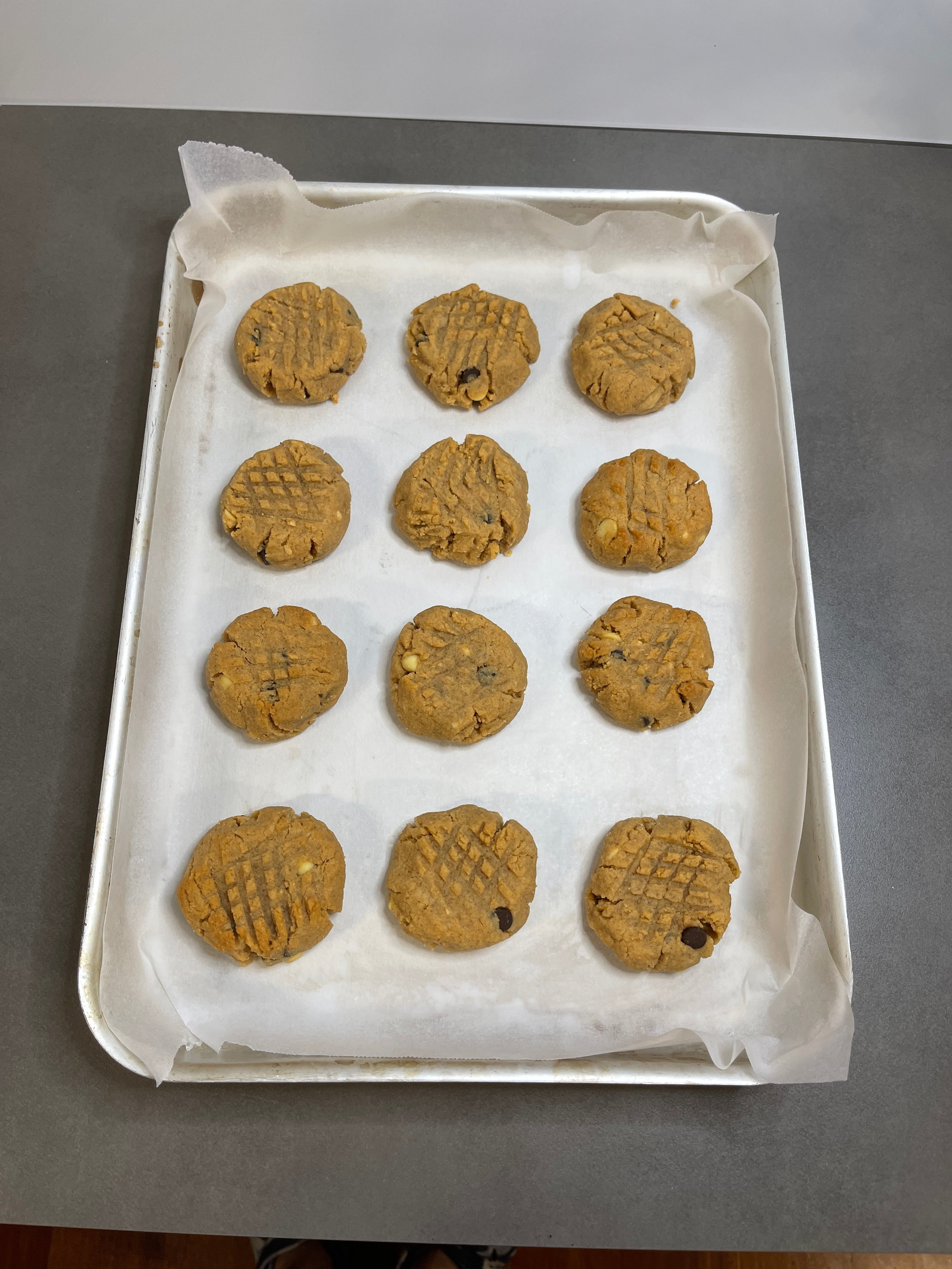 Keto Cookies - Peanut Butter Chocolate Chip Cookies
